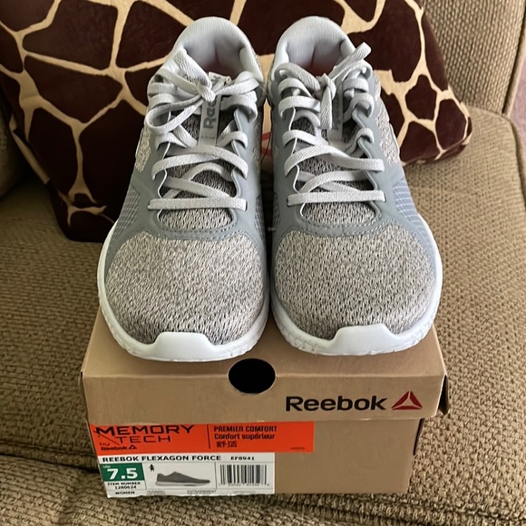 Reebok Shoes - - NIB Reebok Memory Tech Flexagon Force Training Shoes Sneakers Size 7.5